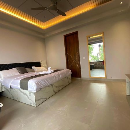 The Westberry 50Mtrs Offroading And 50 Mtrs Nature Path Bed & Breakfast Shimla Ngoại thất bức ảnh