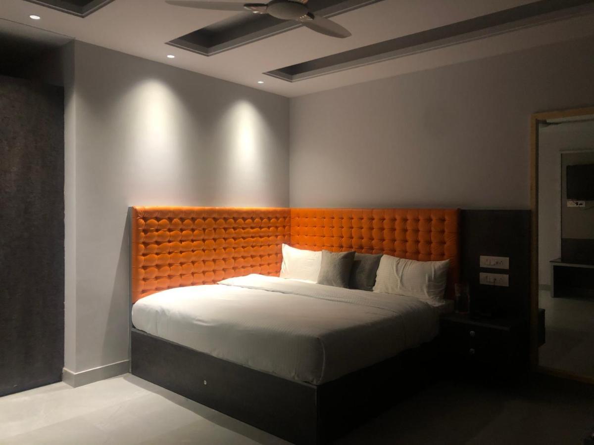 The Westberry 50Mtrs Offroading And 50 Mtrs Nature Path Bed & Breakfast Shimla Ngoại thất bức ảnh