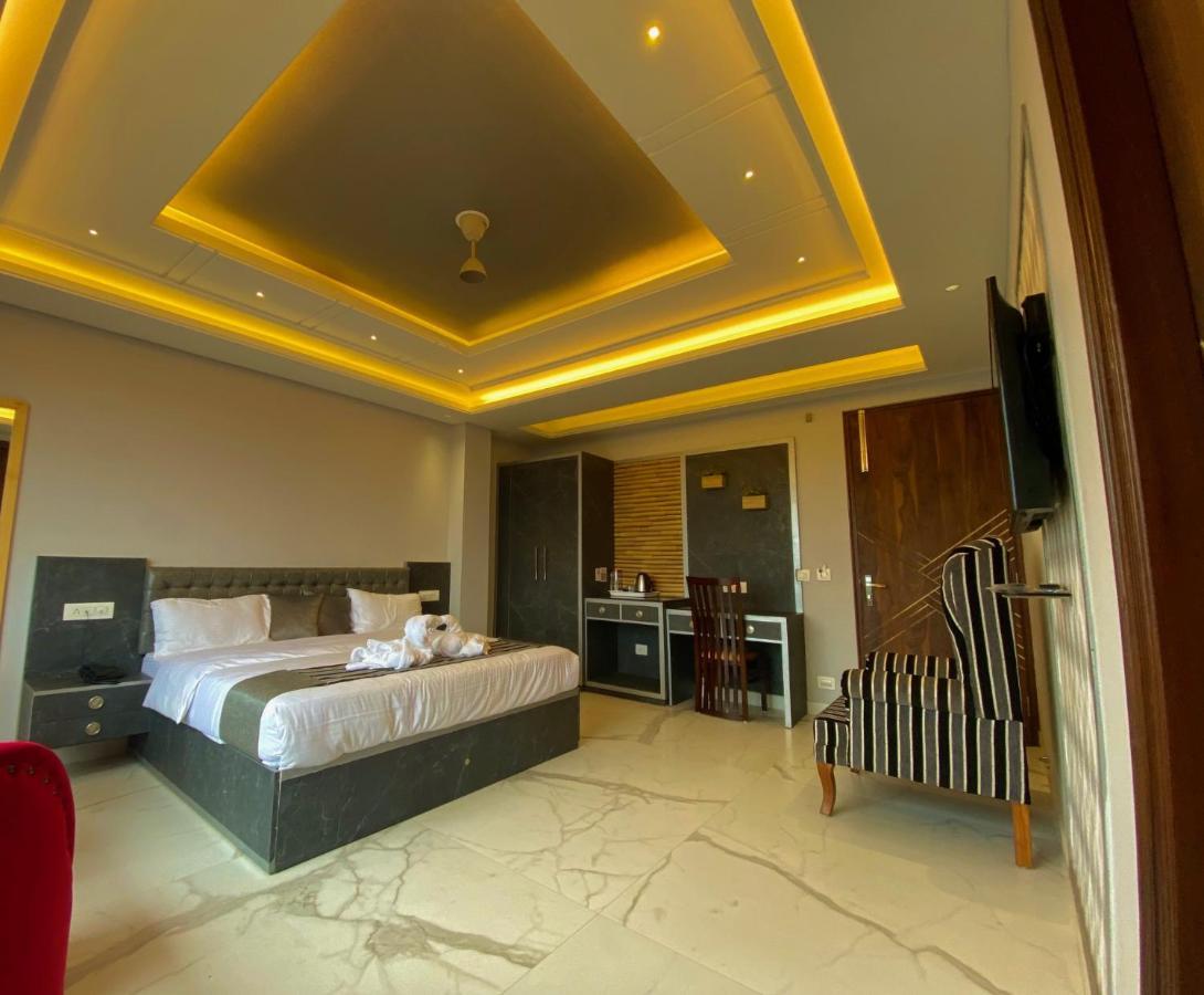 The Westberry 50Mtrs Offroading And 50 Mtrs Nature Path Bed & Breakfast Shimla Ngoại thất bức ảnh