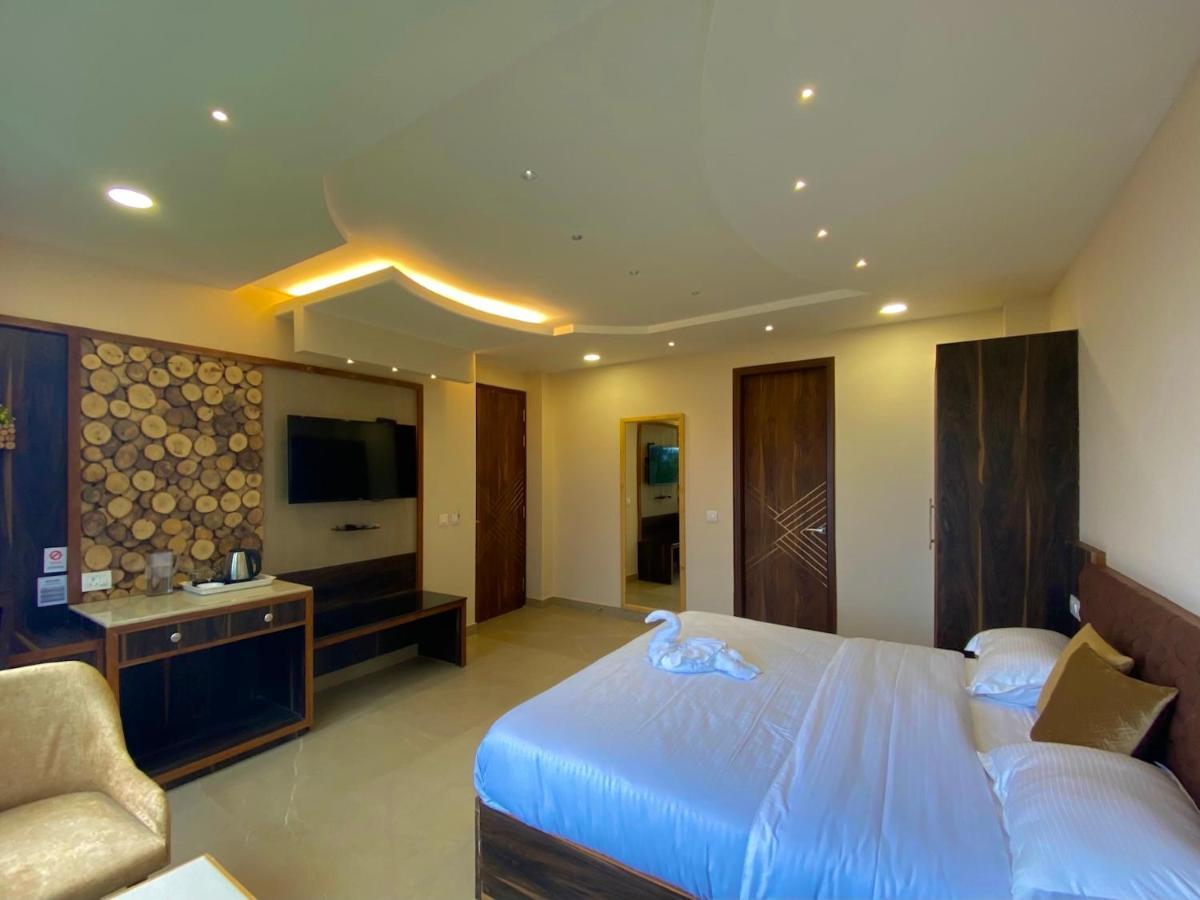 The Westberry 50Mtrs Offroading And 50 Mtrs Nature Path Bed & Breakfast Shimla Ngoại thất bức ảnh